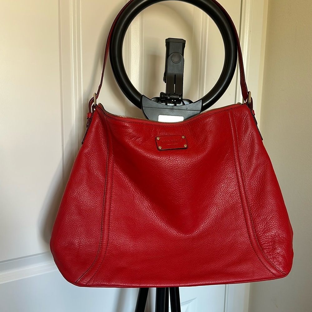 EUC: Kate Spade pebbled red leather medium shoulder bag.